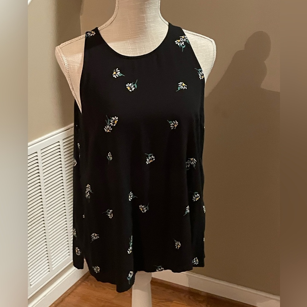 Ladies Sz PL Old Navy Swing Tank Blouse in Black Daisy Print EUC